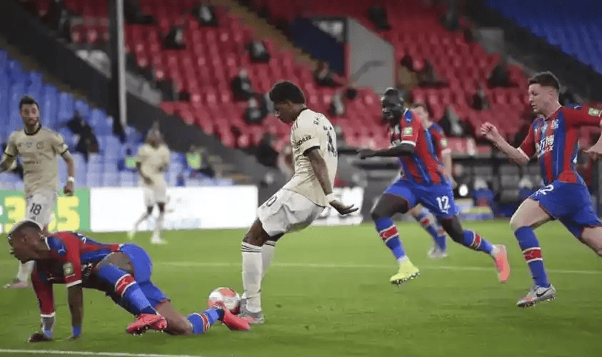 水晶宫主场迎战维拉，克星压制VS欧冠冲刺的攻防博弈